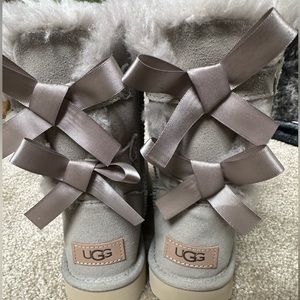 BRAND NEW Bailey Bow UGGS Sparkly Grey
